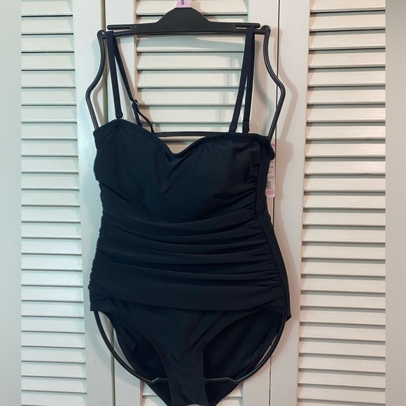 NWT DKNY size small black 1 piece swimsuit tummy control stretch soft vaca - Picture 1 of 7